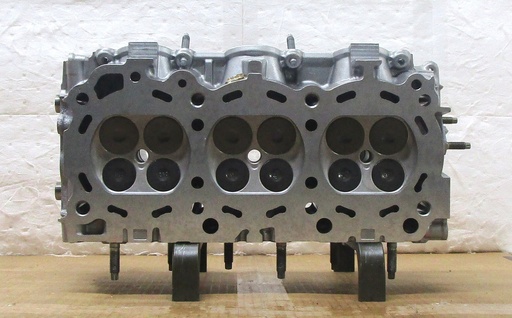 [5WR015WC] 2002-2011 Reconditioned Aluminum Cylinder Head For Nissan, Infinity 3.5L / 3498 CID V6, 24 Valve DOHC ( RIGHT ) With Cams, Casting # R-CD7 8R, VQ35DE, 2344AR, 2344BR Compatible With : 350Z, Altima, Maxima, Murano, Quest, FX35, G35, M35 ($150.00 Core Charge) this is a Used casting so there are visible chips and scratches but they will not affect the performance of the cylinder head. C.H.E will provide Return Core label, please ask for shipping information.