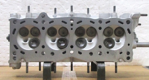 [3K0007WC] 1984-1987 Reconditioned Aluminum Cyilinder Head For Honda 1.8L/1829 CID L4, 12 Valve SOHC ( IN LINE ) Casting # PC7C, A18A1 & ET2, Compatible With : Prelude, ( $100.0 Core Charge ) this is a Used casting so there are visible chips and scratches but they will not affect the performance of the cylinder head. C.H.E will provide Return Core label, please ask for shipping information.