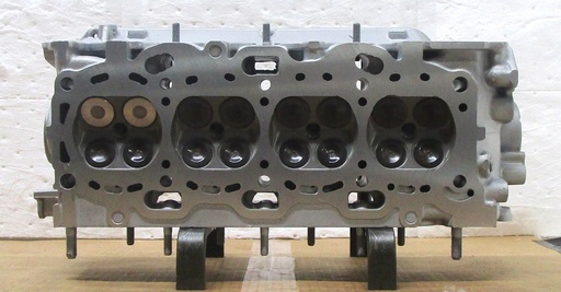 [5G0002WC] 1992-1996 Reconditioned Aluminum Cylinder Head For Mitsubishi 1.8L/112 CID L4, SOHC 16 Valve ( In Line ) Casting # G93, 4G93, Compatible With : Expo LRV, Mirage ( $150.0 Core Charge ) this is a Used casting so there are visible chips and scratches but they will not affect the performance of the cylinder head. C.H.E will provide Return Core label, please ask for shipping information.