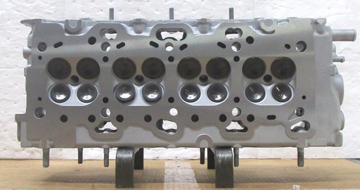 [5G0505WC] 1992-1995 Reconditioned Aluminum Cylinder Head For Mitsubishi 2.4L/2351 CID L4, 16 Valve SOHC ( IN LINE ) With Valves And Springs, Rocker Arms, Cam, Casting # G6K6, 4G64, 2263, Vin : G, W, Compatible With : Galant, Expo, 1994 Dodge Colt ( $100.00 Core Charge ) this is a Used casting so there are visible chips and scratches but they will not affect the performance of the cylinder head. C.H.E will provide Return Core label, please ask for shipping information.