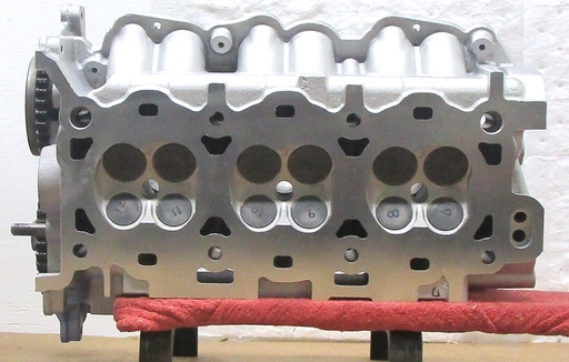 [2VR610WC] 1995-2000 Reconditioned Aluminum Cylinder Head for Ford 2.5L/155 CID V6, 24V DOHC ( RIGHT ) With Cams, Casting # RF F53E-6060-AD, 2FZU, Vin : L, Compatible With : Contour, Mercury Cougar, Mystique ( $100.00 Core Charge ) this is a Used casting so there are visible chips and scratches but they will not affect the performance of the cylinder head. C.H.E will provide Return Core label, please ask for shipping information.